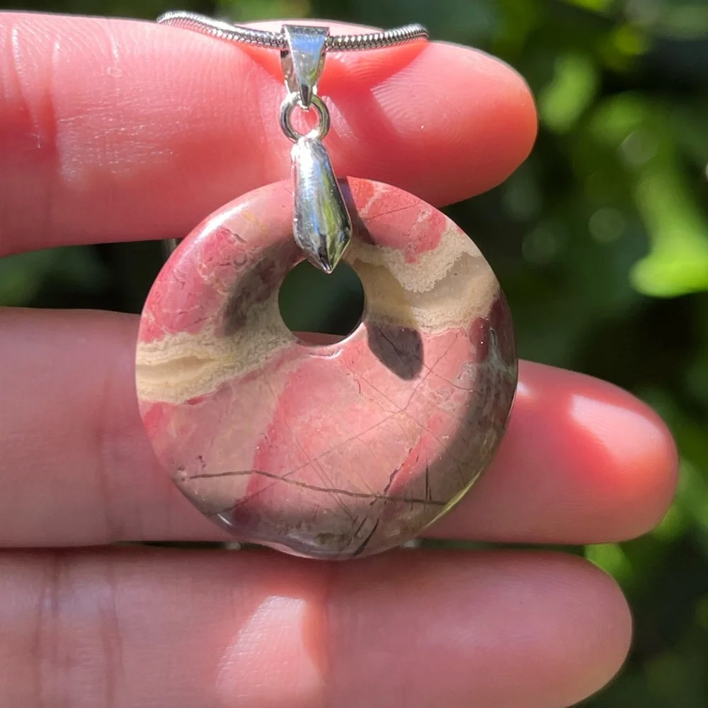 925 silver‎ plated donut shape rhodonite pendant
